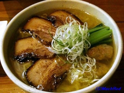 らーめん厨房つきまる 鶏そばチャーシュートッピング